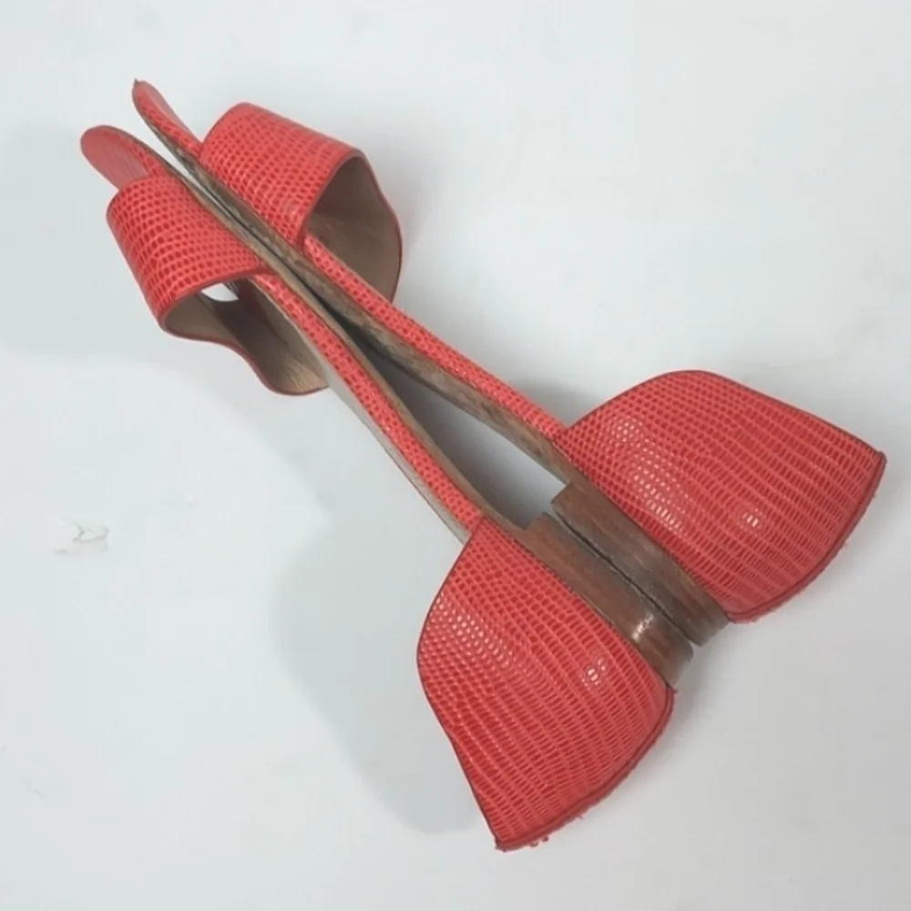 TORY BURCH Savannah Micro Tejus Embossed in Melon Flats Sandals Size 5.5